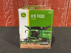 1/64 John Deere X9 1100 Combine Prestige NIB Ertl