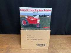 1/16 Farmall 450 Brass Tacks Demonstrator 2002 Lafayette NIB SC
