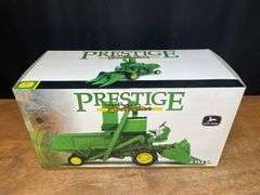 1/16 John Deere 45 Combine Prestige NIB Ertl