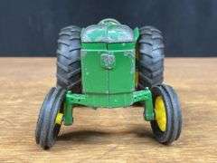 (2) 1/16 John Deere 820 + 2030 Ertl