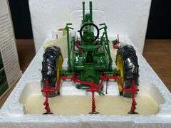 1/16 John Deere A w/Cultivators Precision NIB Ertl