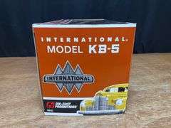 1/16 IH KB-5 Wrecker NIB DCP