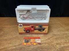 1/34 IH KB-8 Truck w/Engine NIB 1st Gear