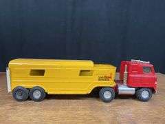 (2) IH Transtar Horse Trailer Semis Ertl