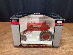 1/16 Farmall 450 Hi-Clear NIB SC
