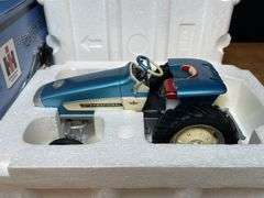 1/16 IH HT-340 Turbine Tractor NIB SC