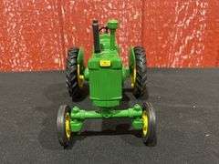 1/16 John Deere 630 LP 1988 NFTS NIB Ertl