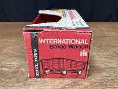 1/16 IH Barge Wagon NIB Ertl