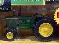 (2) 1/32 John Deere 4020 NIB Ertl