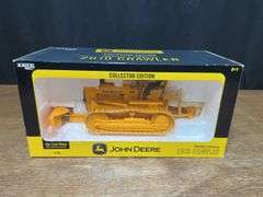 1/16 John Deere 2010 Crawler Collector NIB Ertl