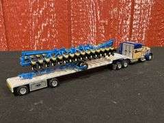1/64 Kinze Semi w/Planter