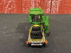 1/64 John Deere Combine Hauler