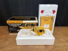 1/25 IH 175 Crawler Dozer NIB 1st Gear
