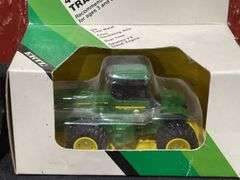 (2) 1/64 John Deere 4wd NIB Ertl