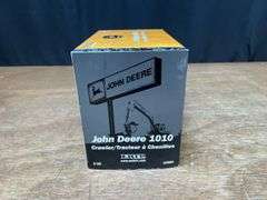 1/16 John Deere 1010 Industrial Crawler NIB Ertl