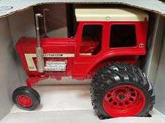 1/16 IH 1468 NIB Ertl