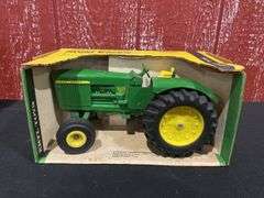 1/16 John Deere 5020 NIB Ertl