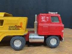 (2) IH Transtar Horse Trailer Semis Ertl