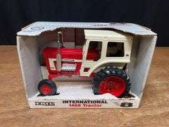 1/16 IH 1468 NIB Ertl