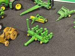 (15) 1/64 John Deere