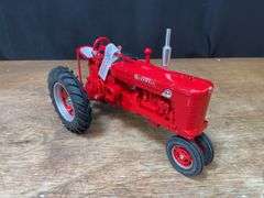 1/16 Farmall Super M-TA 2004 Red Power Round Up NIB SM