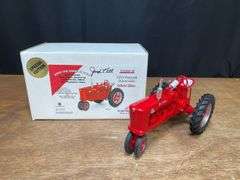 1/16 Farmall Super M-TA 2004 Red Power Round Up NIB SM