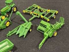 (15) 1/64 John Deere
