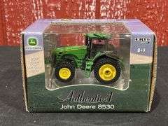 1/64 John Deere 8530 Authentics NIB Ertl