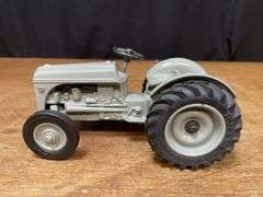 1/16 Ford 9N 1995 NFTM NIB Ertl