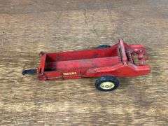 (3) 1/16 Tru-Scale Spreaders Carter
