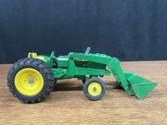 (2) 1/16 John Deere 2040 + 2640 Ertl