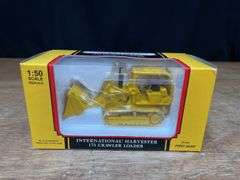 1/50 IH 175 Crawler Loader NIB 1st Gear