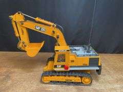 Caterpillar 225 Excavator RC