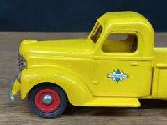 (2) IH Pickup + Semi Tractor Product Miniature
