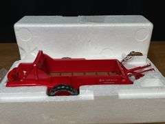 1/16 McCormick 200 Spreader Precision NIB Ertl