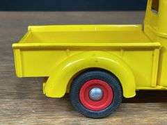 (2) IH Pickup + Semi Tractor Product Miniature