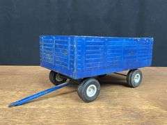 (2) 1/12 Ford 8600 + Wagon Ertl