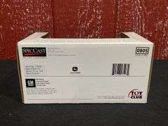 1/25 John Deere 1957 Chevy Truck NIB SC