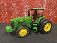 1/16 John Deere 8310 1999 Farm Show NIB Ertl