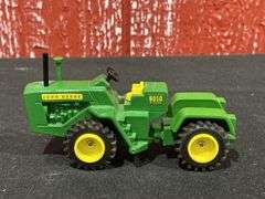 1/43 John Deere 8010 1994 Plow City NIB SC