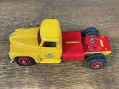 (2) IH Pickup + Semi Tractor Product Miniature