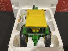 1/16 John Deere 4520 2001 NFTS NIB Ertl
