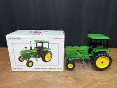 1/16 John Deere 4230 2004 Wisconsin NIB Ertl