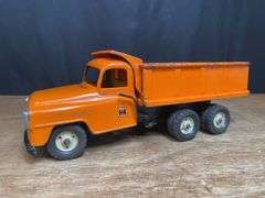 Tru-Scale IH Dump Truck Carter