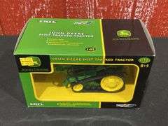 1/32 John Deere 8430T NIB Ertl