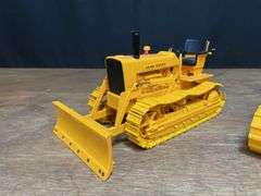 (2) 1/16 John Deere 1010 + 430 Crawlers Ertl