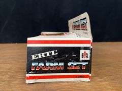 (3) 1/64 IH + Case-IH NIB Ertl