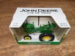 1/16 John Deere LA NIB SC