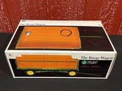 1/16 John Deere Barge Wagon Precision NIB Ertl