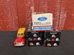 (4) Sport Teams Cars + Trucks
